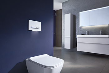 The new wall-hung WC has a square design which combines perfectly with the square washbasins.