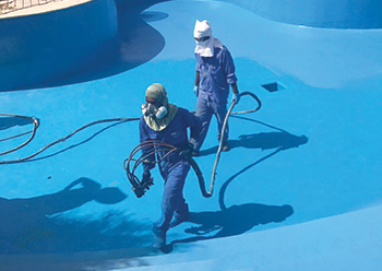 The operators at the end of the 120-m spray hose were able to turn pumps on or off, and adjust settings without having to return to the machine.