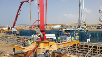 A major concrete pour at Jizan Refinery.