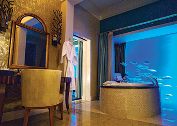 The Lost Chambers Suite bath at Atlantis The Palm.