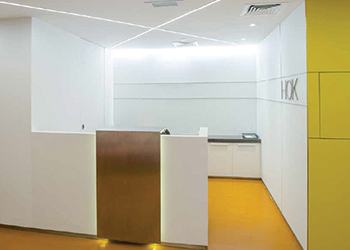 Philips’ LED lighting used in the reception area of HOK’s offices.