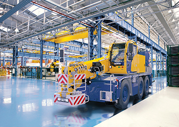 The AC 45 City is able to work in buildings with a relatively low clearance.