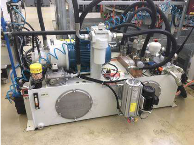 Example of a Hydraulic System equipped with RMF Desiccant Breather.