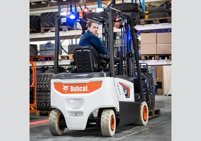 The B20X-7 forklift in Bobcat colours.