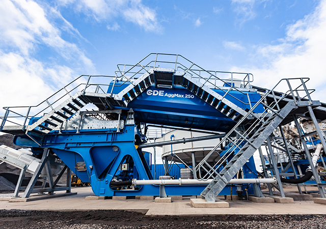 CDE supplied two soil washing plants, one for each location, for the Kuwait soil restoration programme.