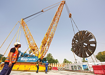 Sarens Nass cranes lift the cutterhead section.